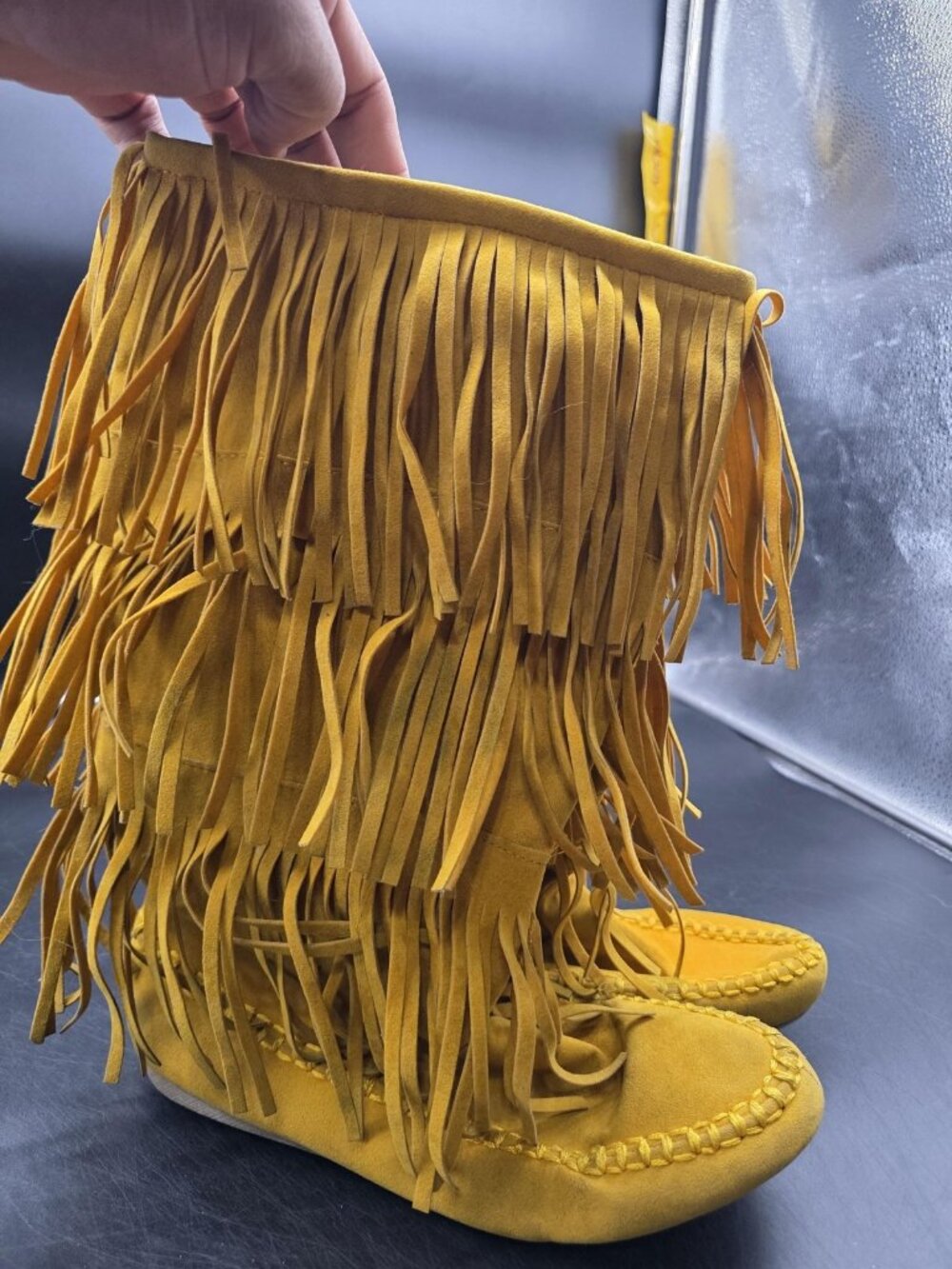 Hot Tomato Boots Womens Size 9 Yellow Elk River Fringe Mid Calf Moccasin Damage